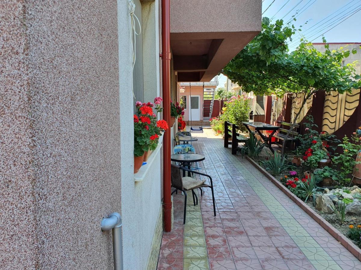 Casa Ultraviolet Hotel Navodari Exterior photo