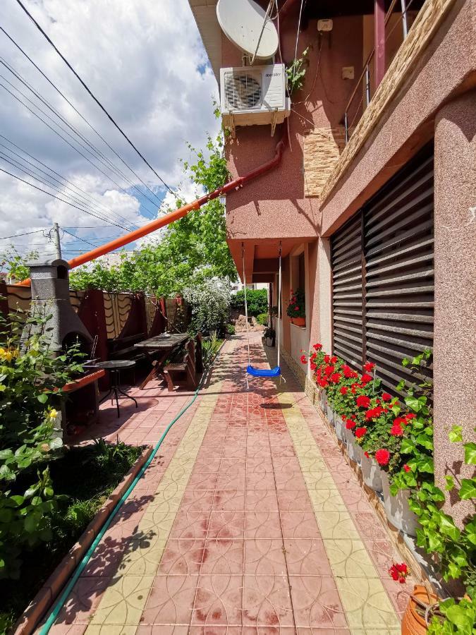 Casa Ultraviolet Hotel Navodari Exterior photo